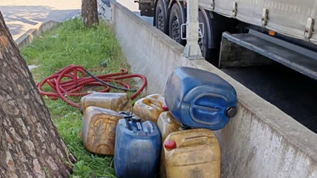 Degvielas cenu kāpums izraisījis uzbrukumu skaita pieaugumu kravas automašīnu vadītājiem
