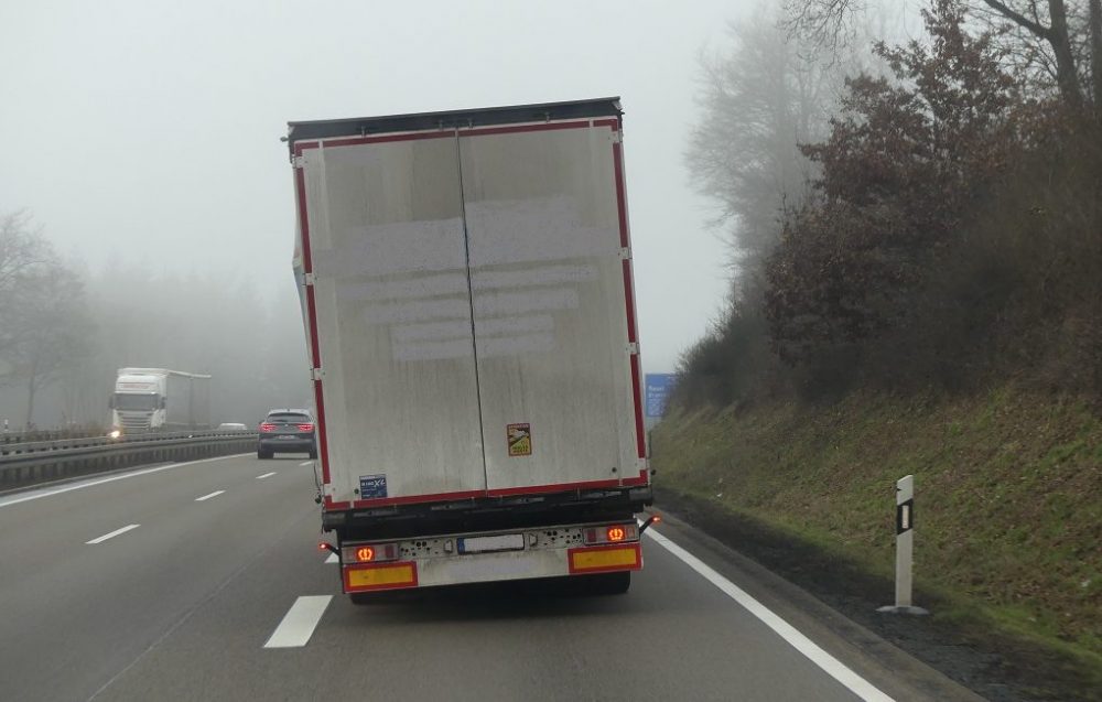 Sods par pārslodzi, neskatoties uz pareizo maksimālo pieļaujamo kravas auto svaru? Vācu tiesas lēmums